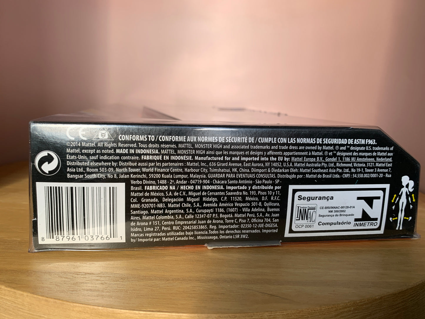 MONSTER HIGH - LAGOONA BLUE-écriture à droite un peu décollé