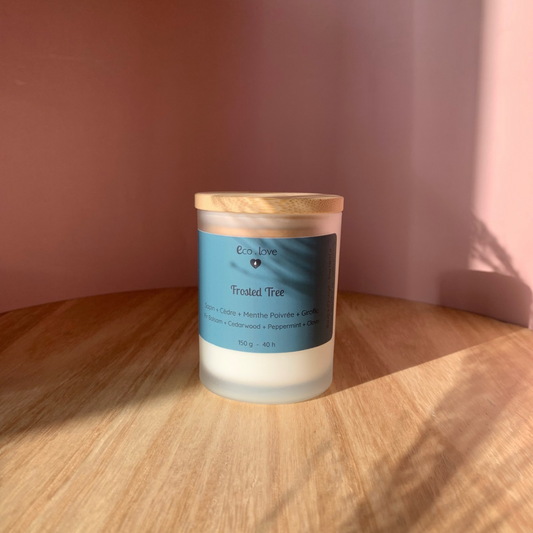 Bougie FROSTED TREE - Sapin + Cèdre + Menthe Poivrée + Girofle