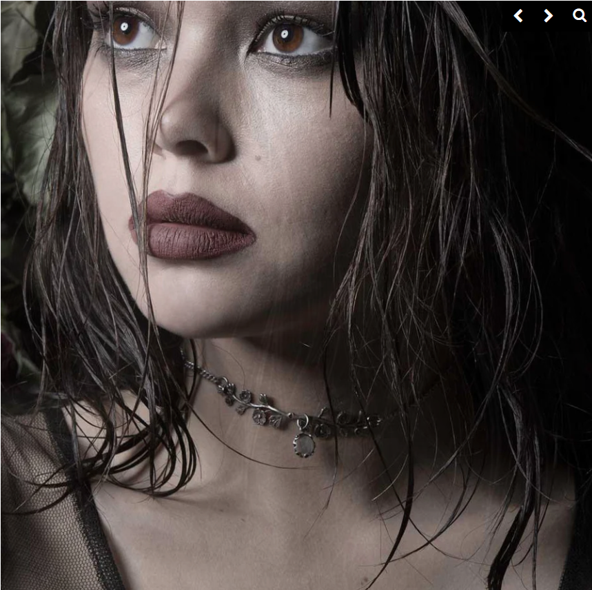 DARK BLOOM. Collier Choker en nacre noir - Argent Regalrose - Bijoux d'occasion