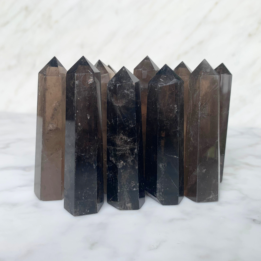 Choisi ton Quartz Fumé * 7 - 8 CM * 30- 55 GRAM . énergie positive . Tour de pointe